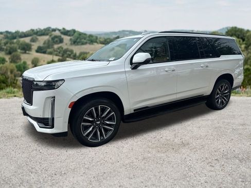Used 2021 Cadillac Escalade ESV Sport RWD image 3