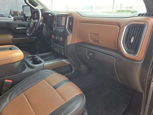 Used 2020 Chevrolet Silverado 2500 High Country w/ Z71 Off-Road Package AWD/4WD image 28