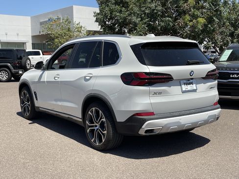 Used 2024 BMW X5 xDrive40i w/ Premium Package AWD/4WD image 4