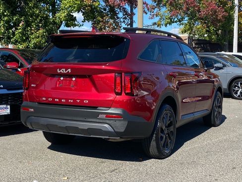 Used 2022 Kia Sorento S w/ Panoramic Sunroof Package image 3