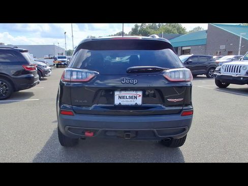 Used 2019 Jeep Cherokee Trailhawk AWD/4WD image 7