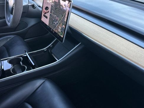 Used 2020 Tesla Model 3 image 17