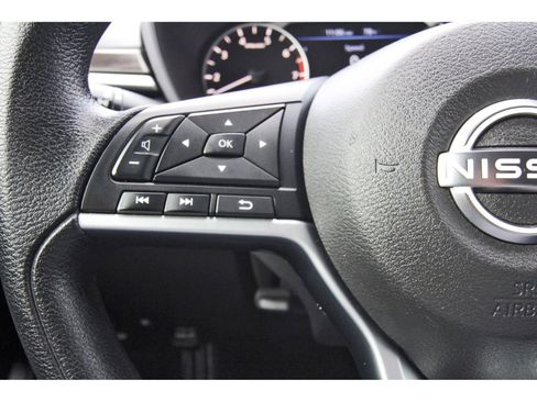 Used 2024 Nissan Altima 2.5 SV image 18