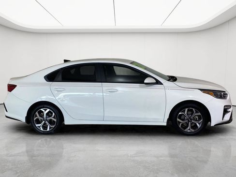 Used 2020 Kia Forte LXS FWD image 12