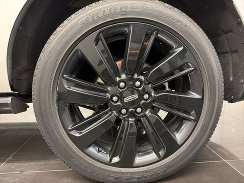 Certified 2023 Lincoln Navigator Reserve AWD/4WD image 7