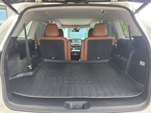 Used 2018 Toyota Highlander Limited Platinum FWD image 14