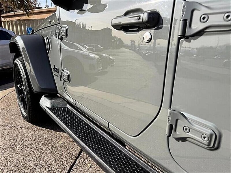 Used 2023 Jeep Wrangler Unlimited Sahara AWD/4WD image 27