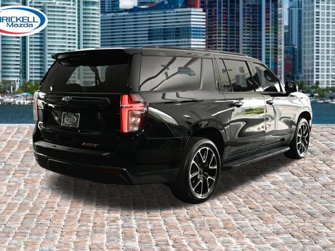 Used 2021 Chevrolet Suburban RST w/ Luxury Package RWD image 4