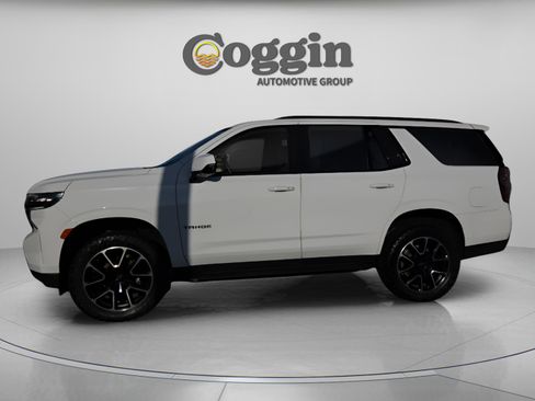 Used 2024 Chevrolet Tahoe RST w/ Luxury Package AWD/4WD image 2