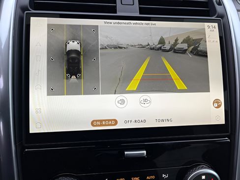 Certified 2025 Land Rover Discovery Dynamic SE image 25