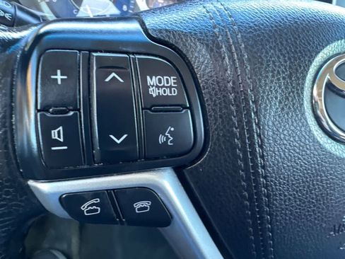 Used 2016 Toyota Sienna XLE Premium image 22