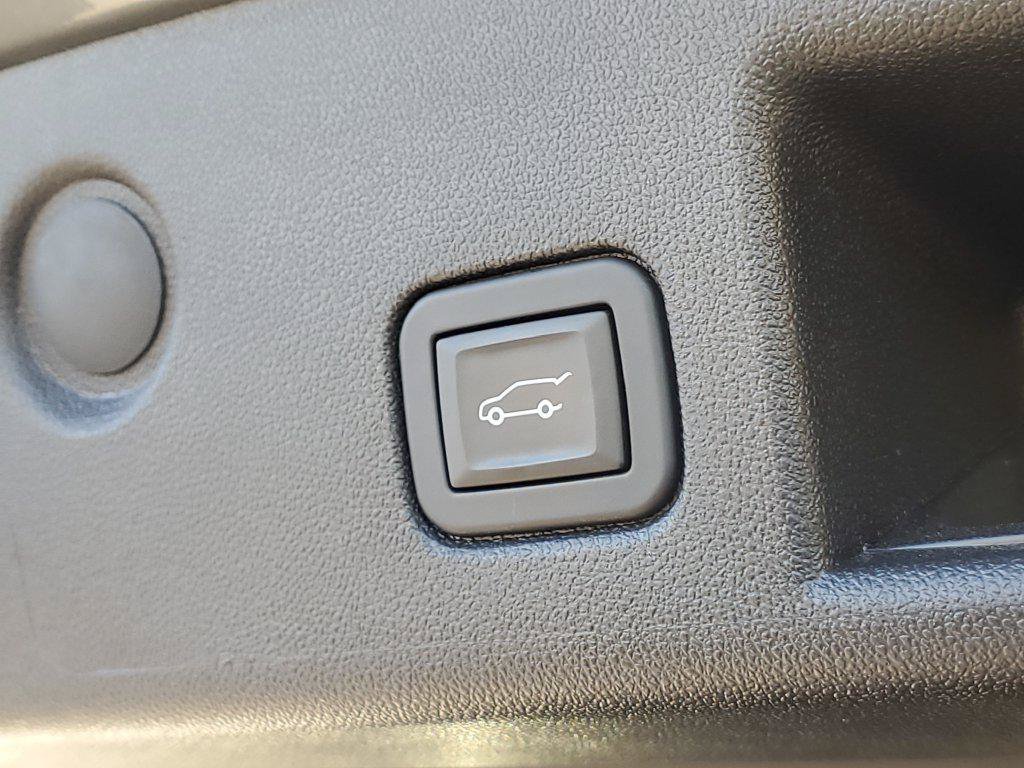 Used 2024 Chevrolet Equinox LT FWD image 31