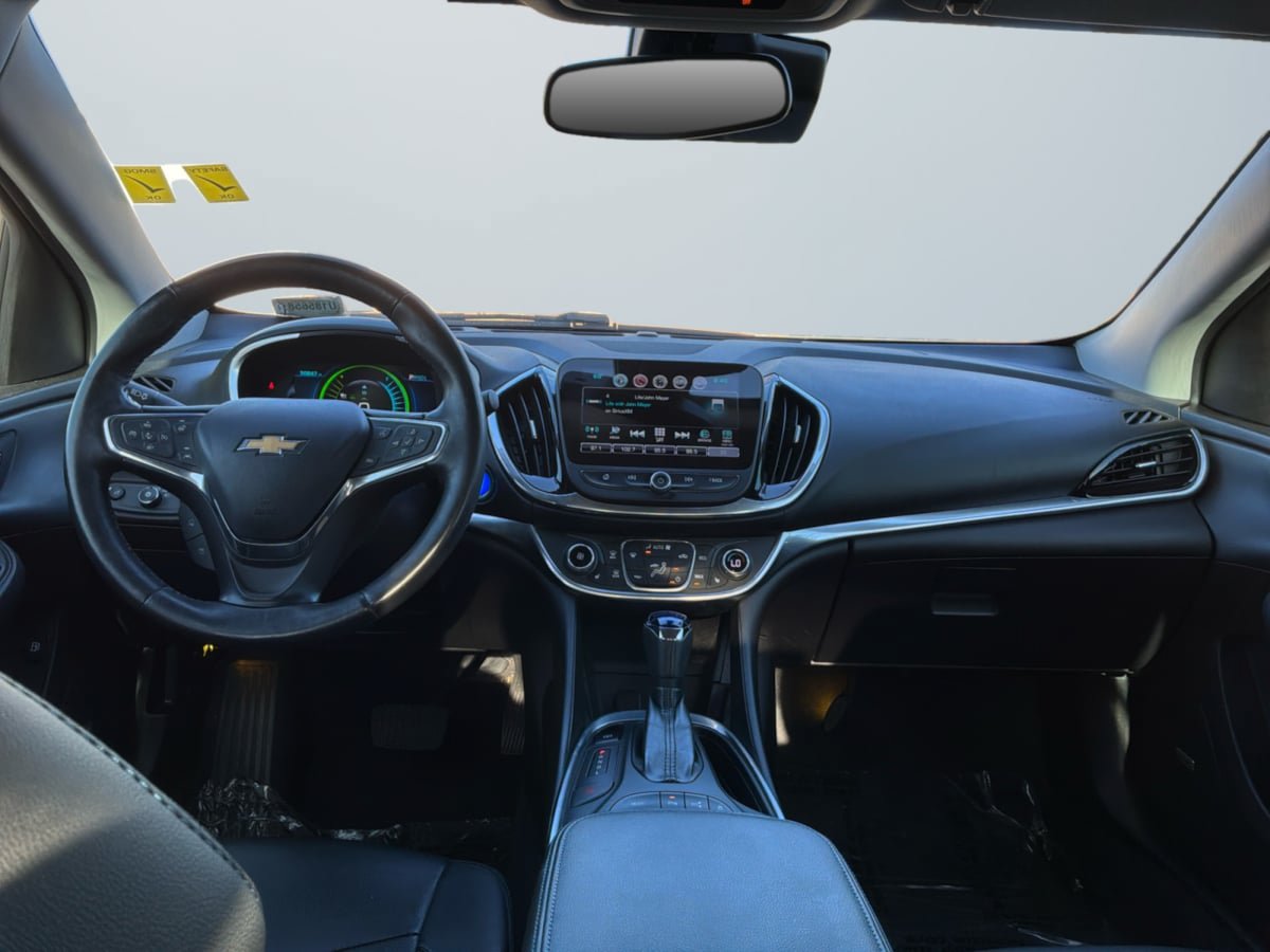 Used 2017 Chevrolet Volt Premier w/ Driver Confidence II Package FWD image 10