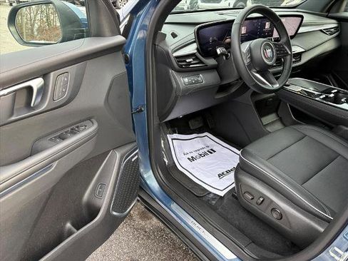 Certified 2025 Buick Enclave Preferred image 12