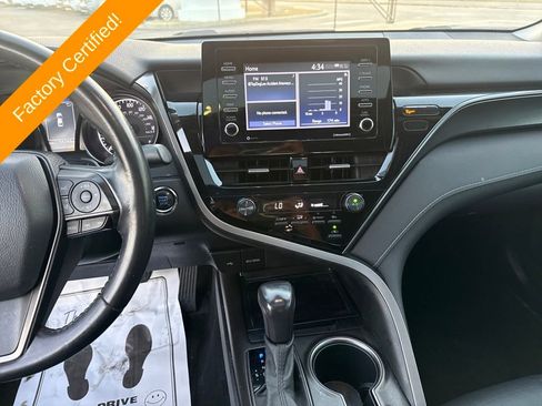 Used 2021 Toyota Camry SE w/ Convenience Package image 12