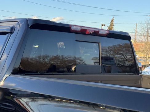 Used 2023 GMC Sierra 1500 AT4X image 10