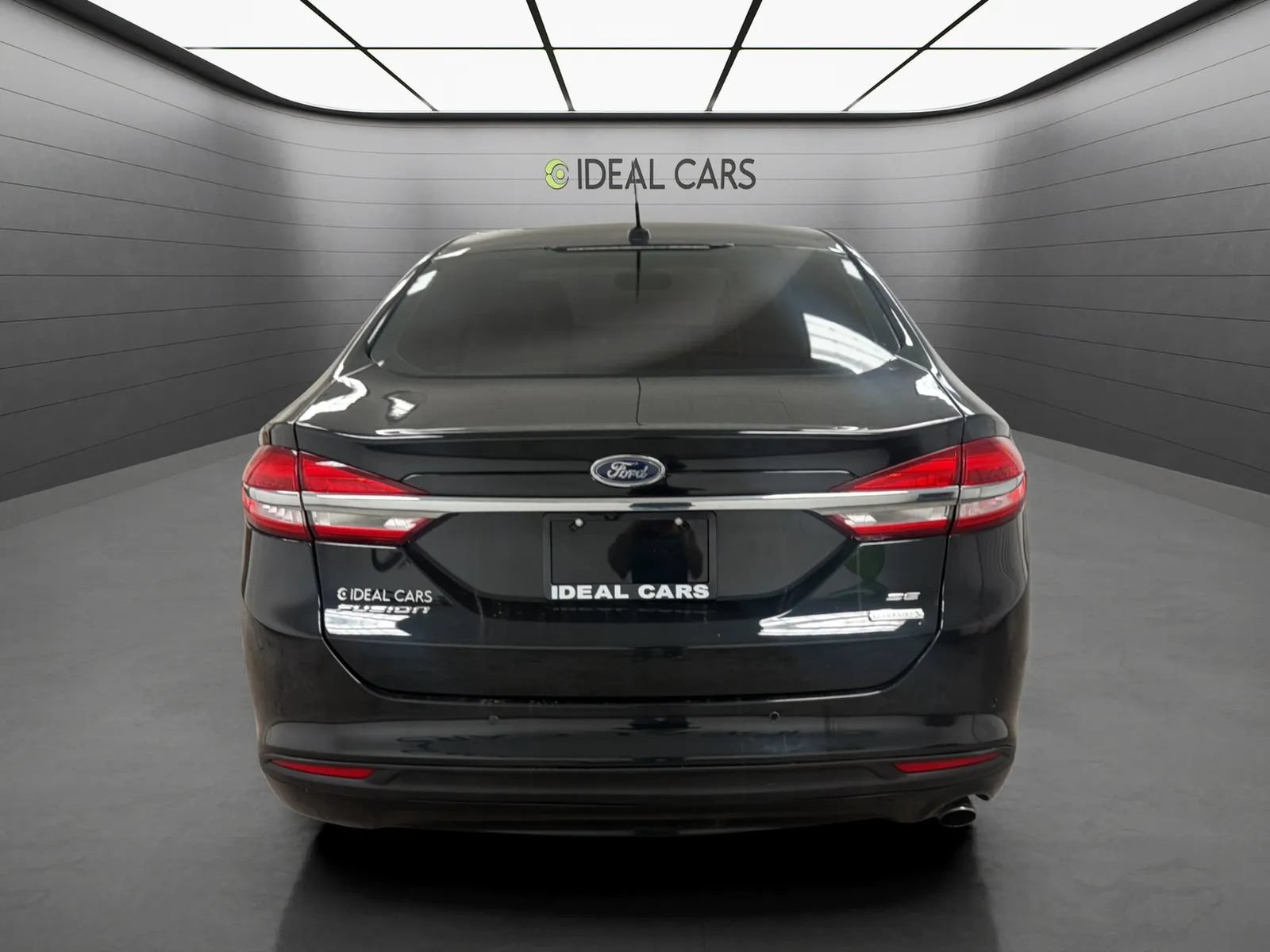 Used 2017 Ford Fusion SE w/ Fusion SE Technology Package FWD image 6