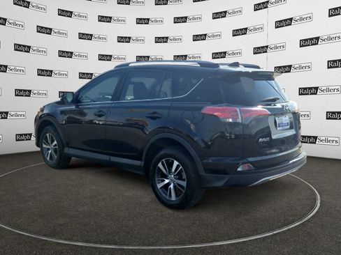 Used 2017 Toyota RAV4 XLE image 4