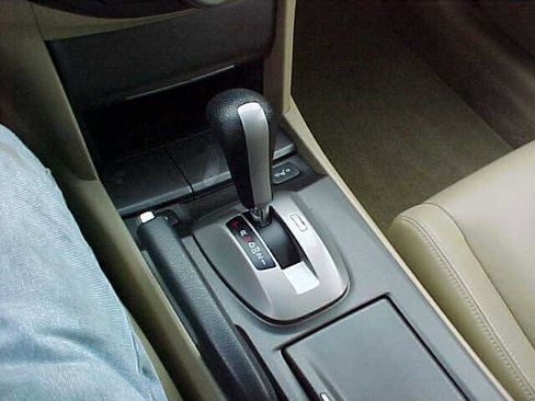 Used 2011 Honda Accord EX-L image 25