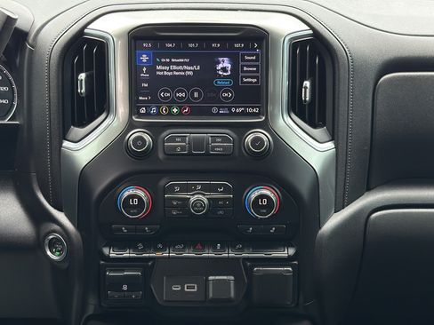 Used 2020 Chevrolet Silverado 1500 LT Trail Boss AWD/4WD image 18