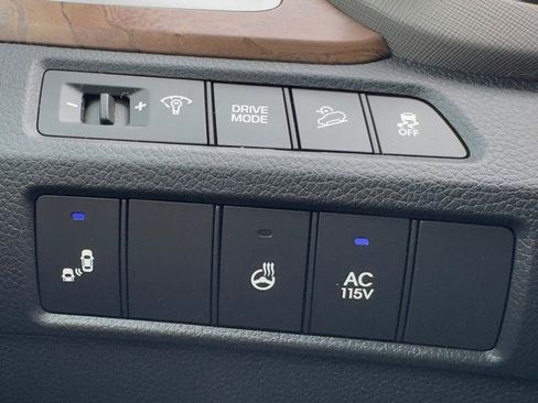 Used 2019 Hyundai Santa Fe XL FWD image 17