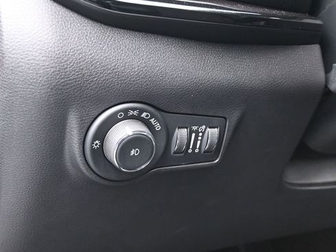 Used 2022 Jeep Compass Altitude image 14