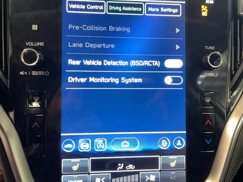 Used 2024 Subaru Outback Limited AWD/4WD image 12