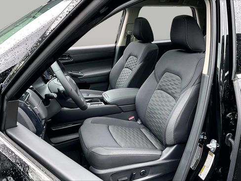 New 2026 Nissan Pathfinder SV w/ SV Premium Package FWD image 9