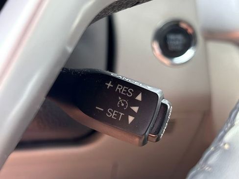 Used 2014 Toyota Highlander XLE FWD image 20