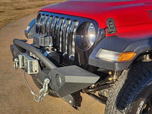 Used 2020 Jeep Wrangler Unlimited Sport image 10