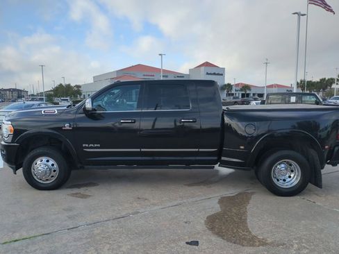 Used 2019 RAM 3500 Limited w/ Max Tow Package image 8