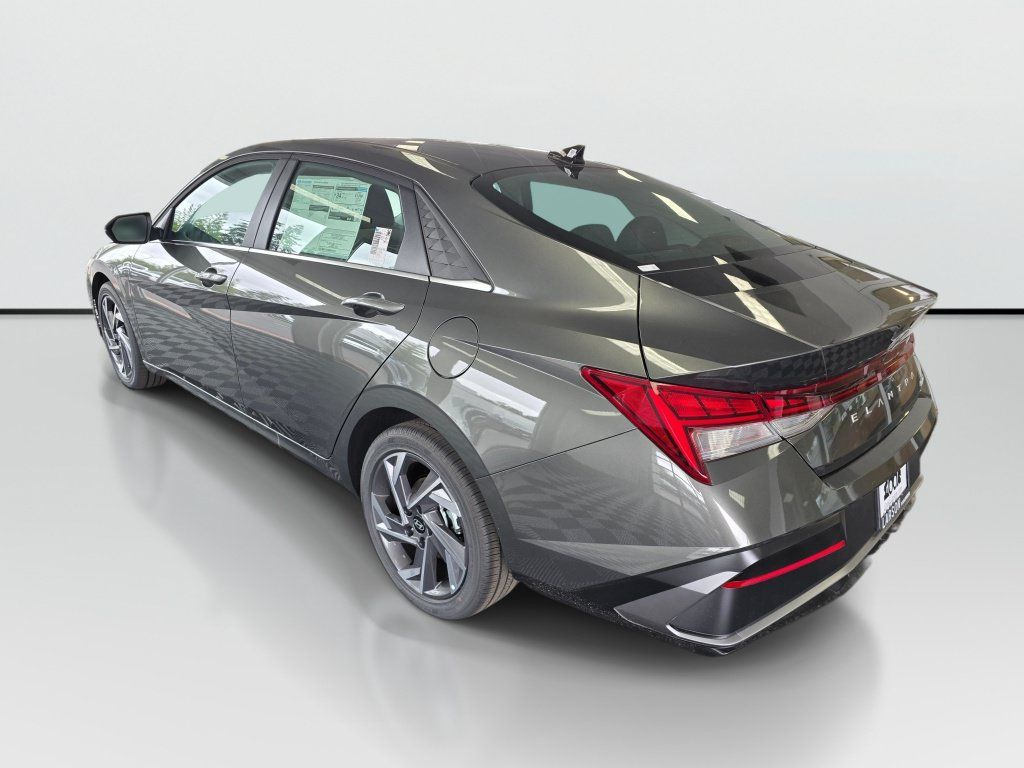New 2026 Hyundai Elantra Limited FWD image 6