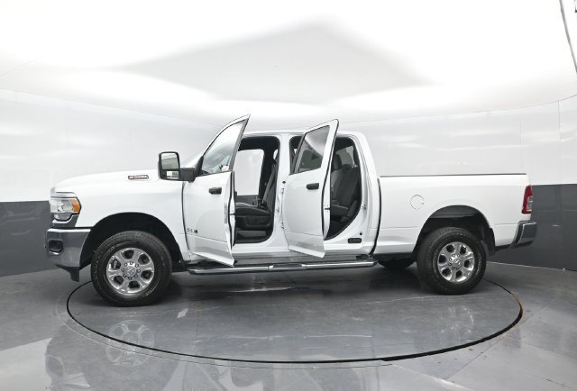 Used 2024 RAM 2500 Big Horn AWD/4WD image 29