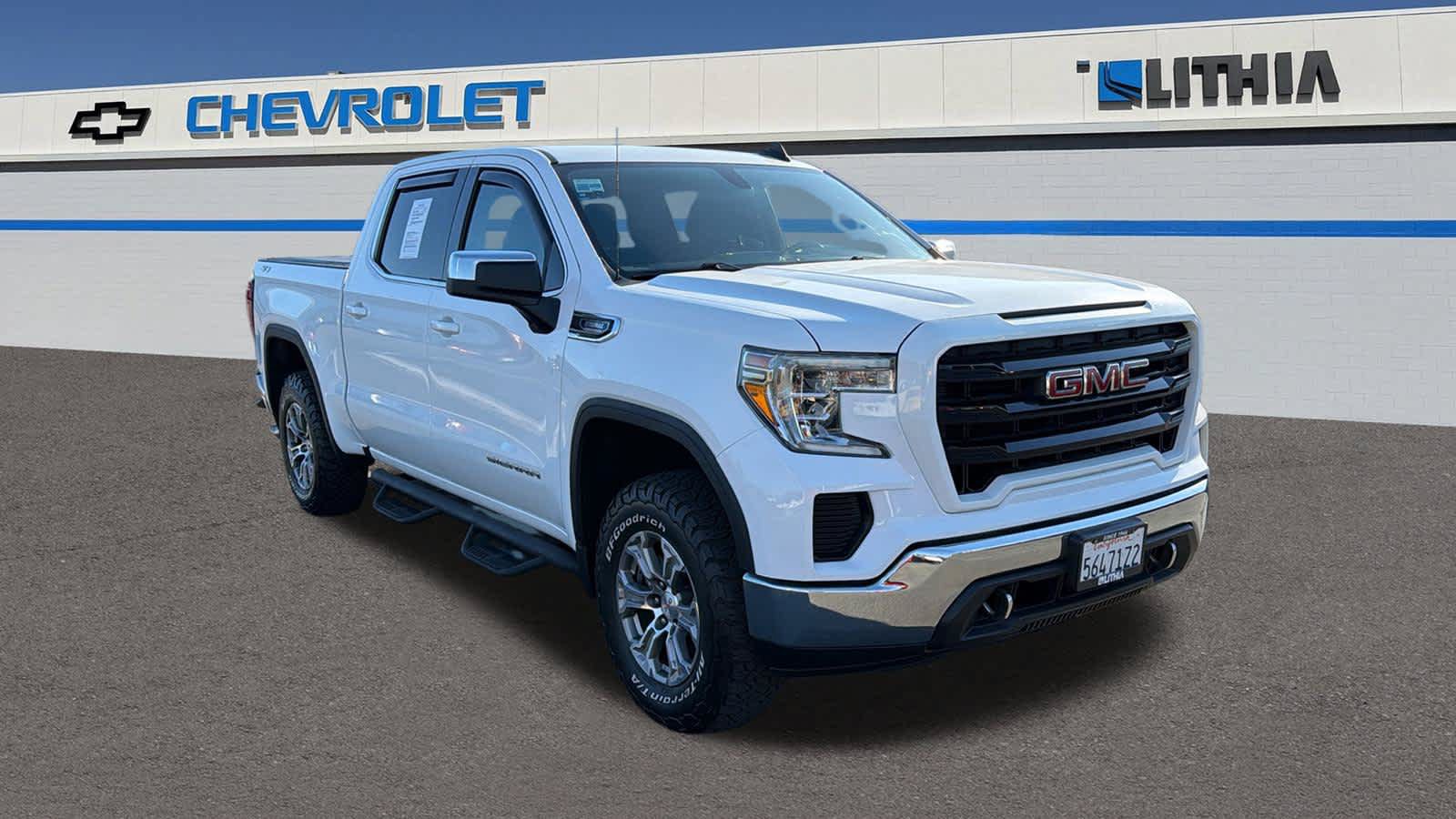Used 2020 GMC Sierra 1500 SLE w/ SLE Value Package AWD/4WD image 3