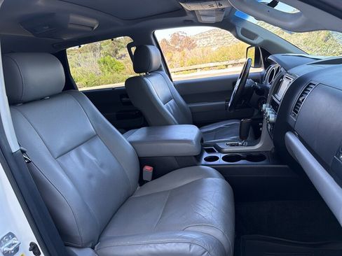 Used 2016 Toyota Sequoia Platinum AWD/4WD image 14