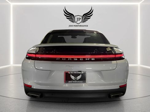 Used 2024 Porsche Panamera image 6