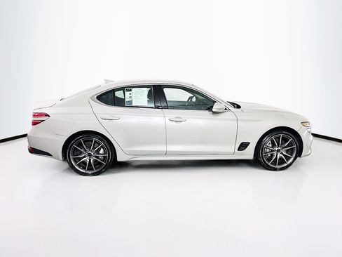 Used 2025 Genesis G70 2.5T image 10