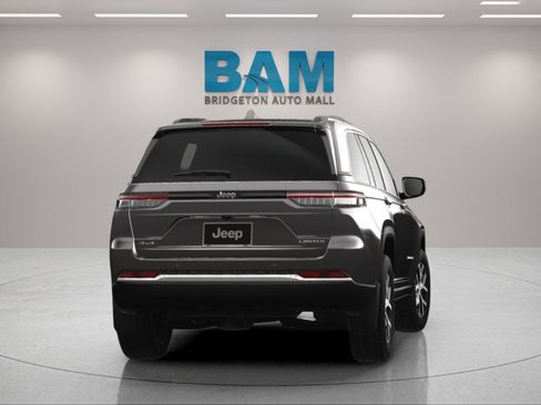 New 2025 Jeep Grand Cherokee Limited w/ MOPAR Finishing Package image 14