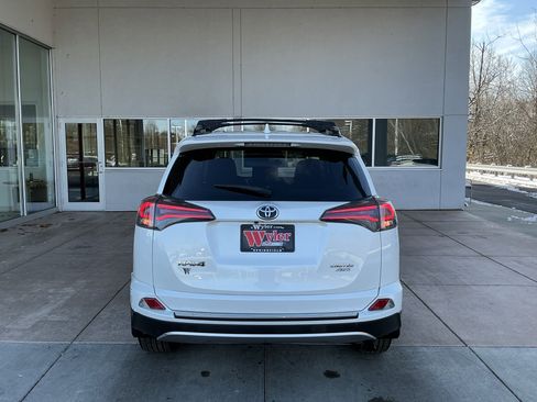 Used 2018 Toyota RAV4 Limited image 21