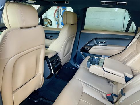 Used 2023 Land Rover Range Rover Sport SE image 30