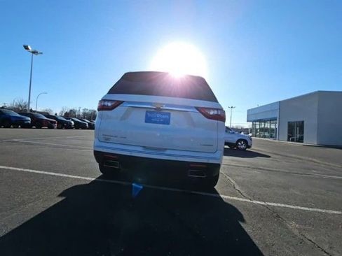 Used 2021 Chevrolet Traverse Premier image 8