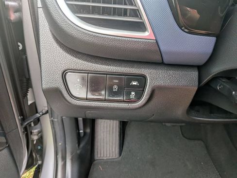 Used 2022 Kia Seltos S FWD image 12