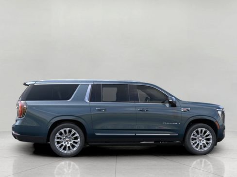 New 2026 GMC Yukon XL Denali w/ Denali Reserve Package AWD/4WD image 5