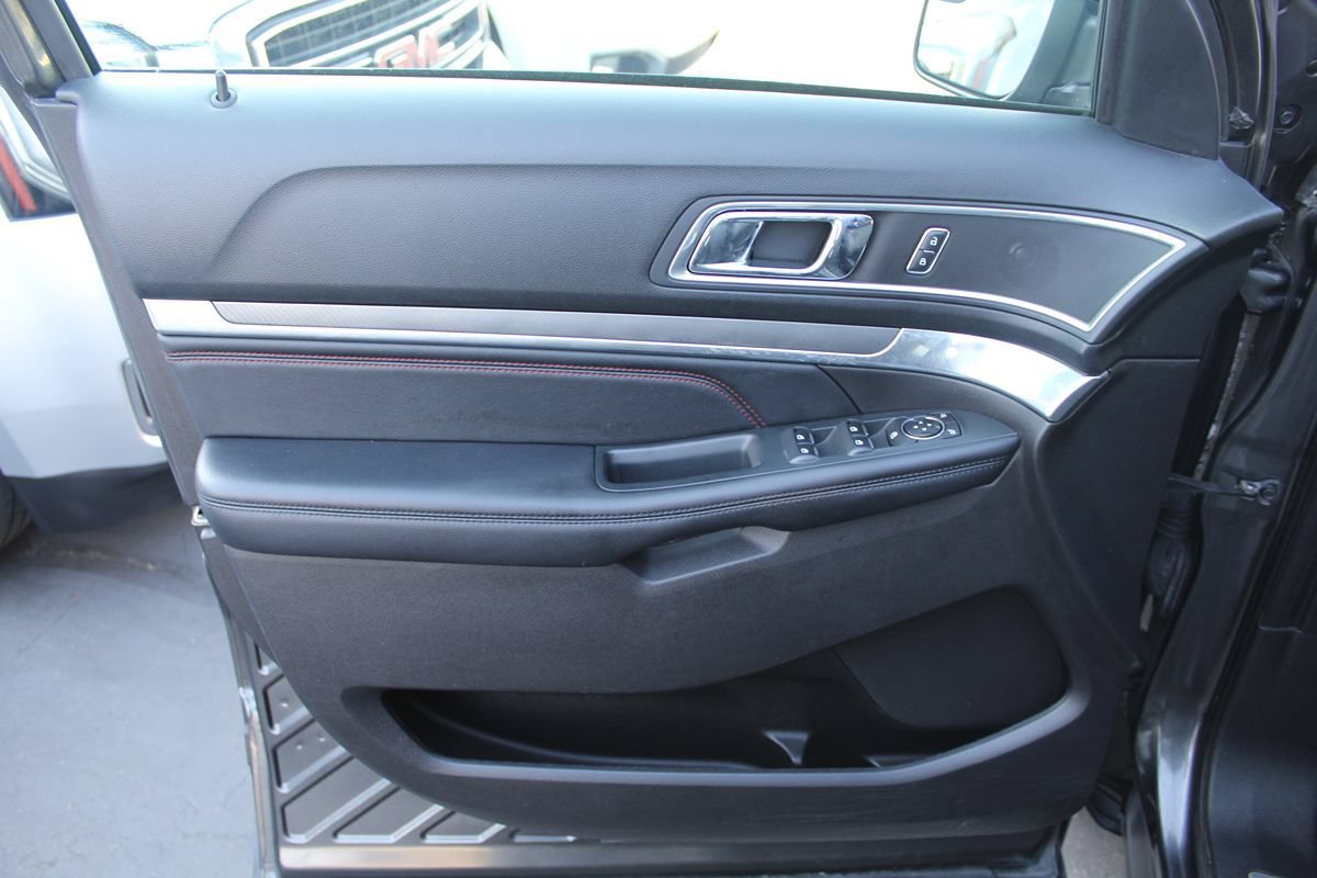 Used 2017 Ford Explorer Sport AWD/4WD image 18