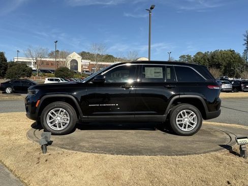 New 2025 Jeep Grand Cherokee Laredo X w/ Luxury Tech Group I image 4