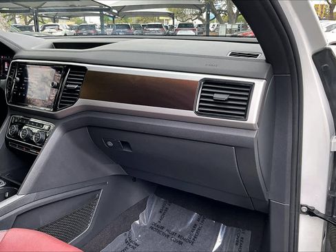 Used 2021 Volkswagen Atlas Cross Sport SEL Premium R-Line image 19