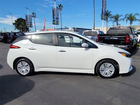 Used 2023 Nissan Leaf S image 31