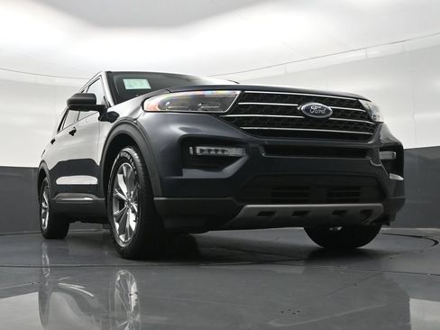 Used 2022 Ford Explorer XLT w/ Equipment Group 202A RWD image 24