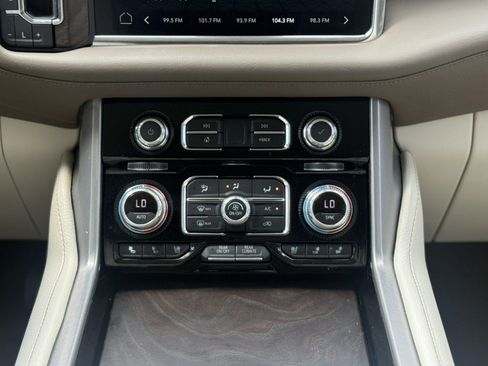 Used 2022 GMC Yukon Denali RWD image 26