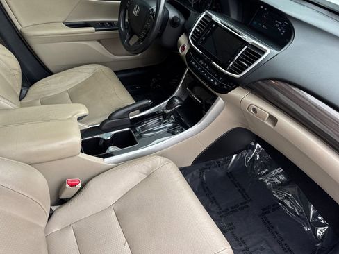 Used 2017 Honda Accord EX-L image 16